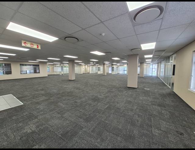 1,013M² OFFICE TO LET IN ILLOVO